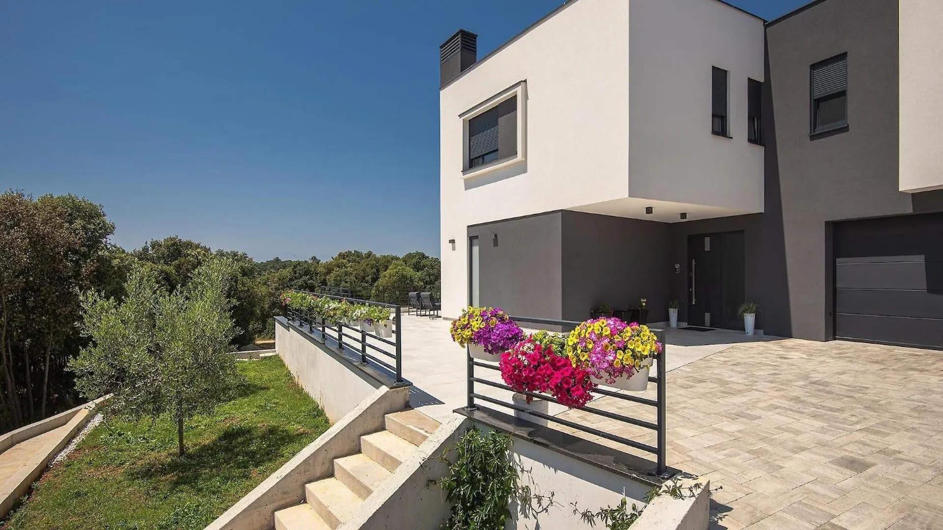 Modern Apartment With Large Covered Terrace بولا كرواتيا