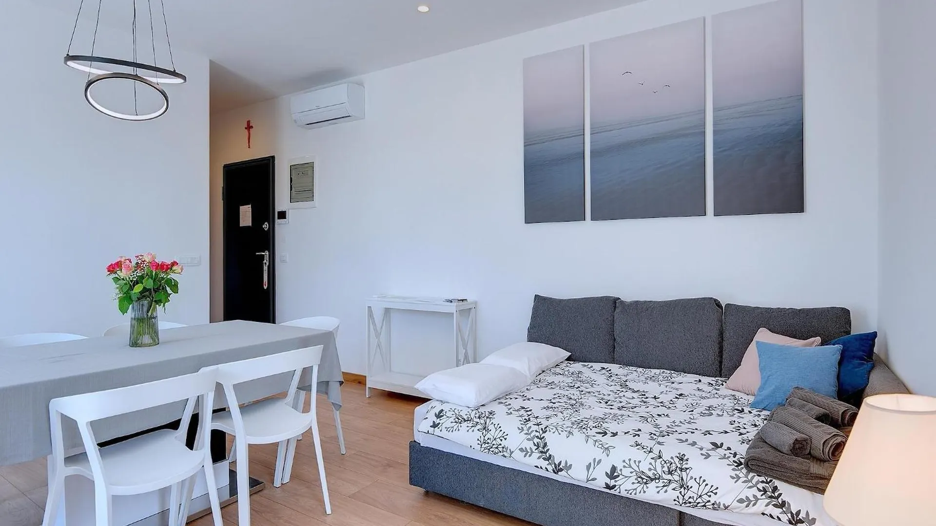Modern Apartment With Large Covered Terrace بولا كرواتيا